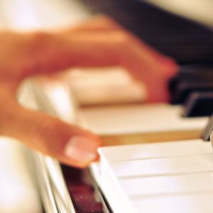 三角裤阴部鼓起图片大全
