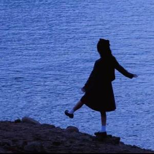 三角裤阴部鼓起图片大全
